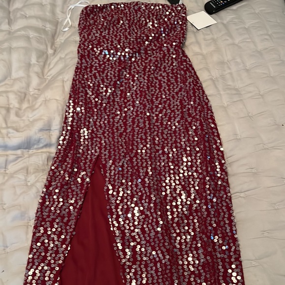 Burgundy Lulus sequin dress - Picture 4 of 4
